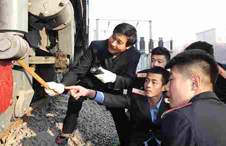 ʯ���fͨ�_(d��)�F·�W(xu��)У�F��܇(ch��)�v�\(y��n)���c�z�ތ��I(y��)