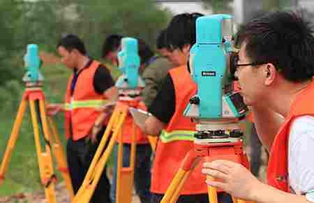 ʯ���fͨ�_(d��)�F·�W(xu��)У���̜y�����I(y��)